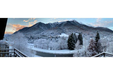 Veduta panoramica dalle camere sulla valle Vigezzo innevata